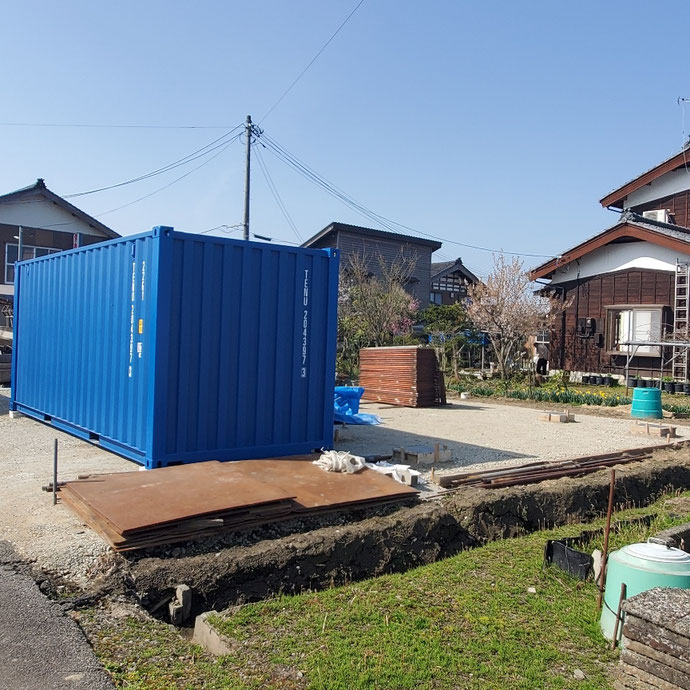 新潟県長岡市 NEWVANコンテナ20ftブルー設置