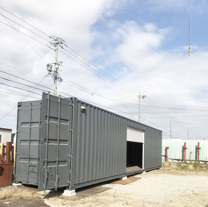 愛知県あま市 中古コンテナ40ftハイキューブ･換気扇･シャッター3000付グレー塗装設置