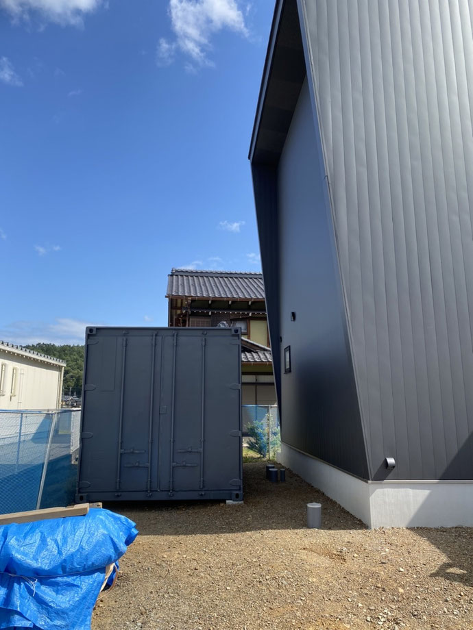 岐阜県高山市 中古ドライコンテナ13ftダークグレー設置