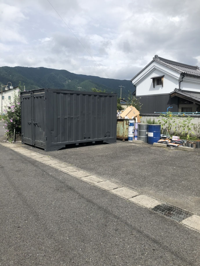 揖斐郡池田町 中古貨物コンテナ12ft短面1箇所開き設置