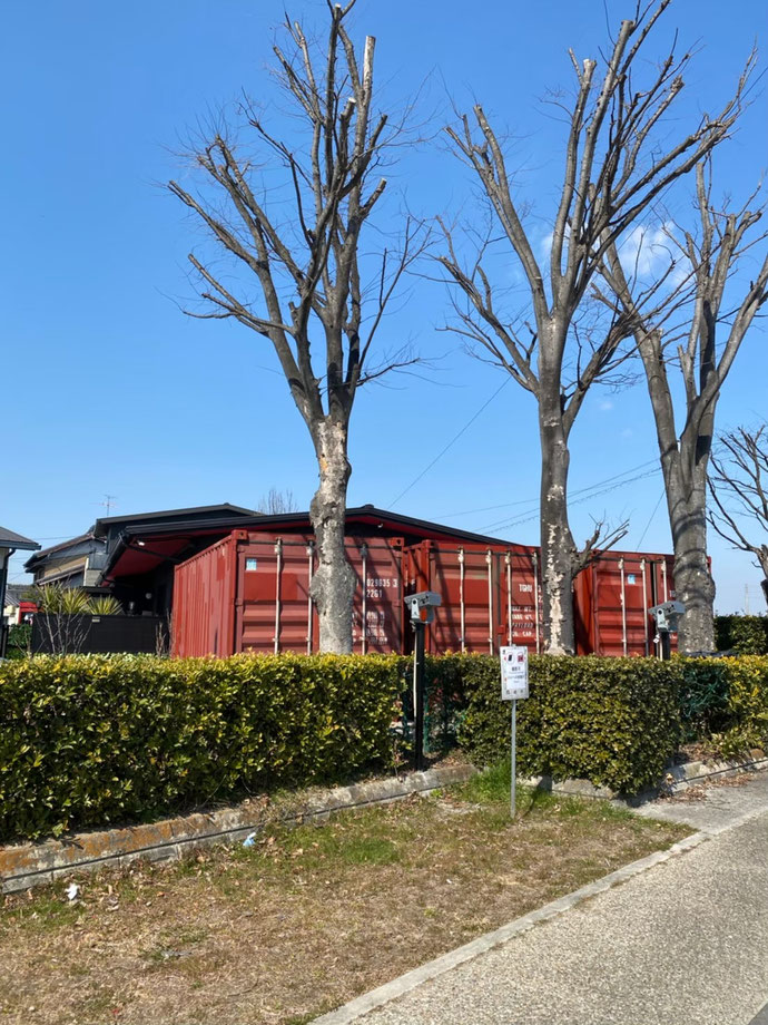 愛知県岡崎市 中古コンテナ20ft現状品3本設置
