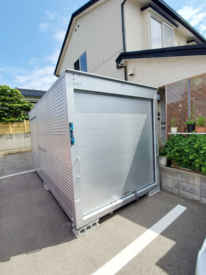 石川県金沢市 中古2tアルミコンテナサイドドア･シャッター付設置