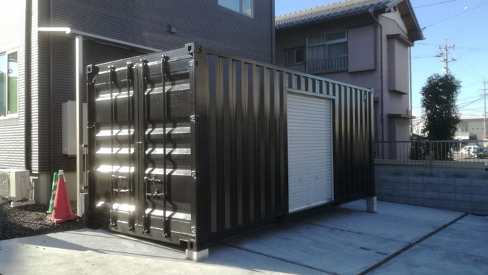 各務原市入会町 NEWVANコンテナ20ftシャッター&ブラック塗装設置