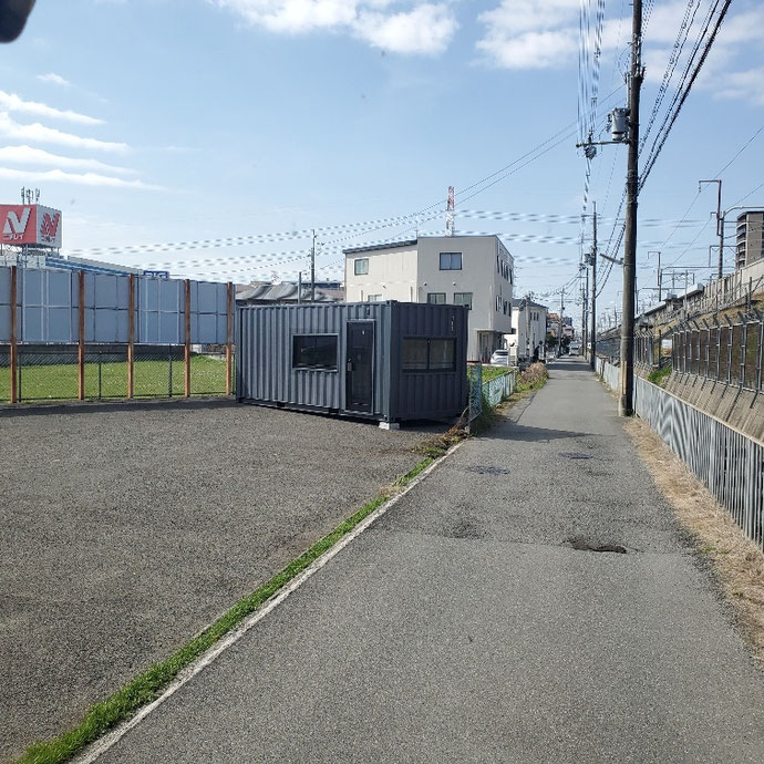 大阪府三島郡 NEW VANコンテナ20ftNEWVANグレー･ドア窓･電気設置