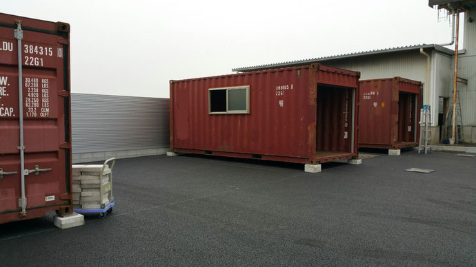 岐阜市柳津町 中古コンテナ20ftシャッター・窓付納品