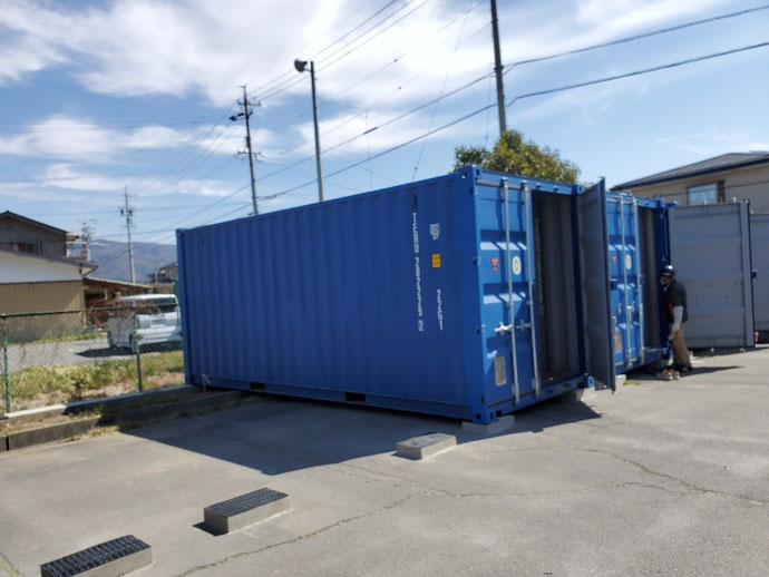 長野県諏訪市 NEWVANコンテナブルー5本設置