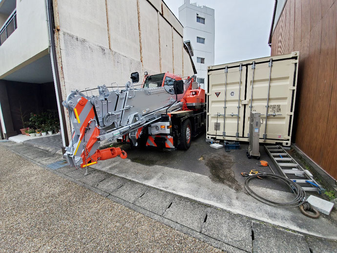 岐阜市楠木町 NEWVANコンテナ20ft 1500シャッター･換気扇×2本設置