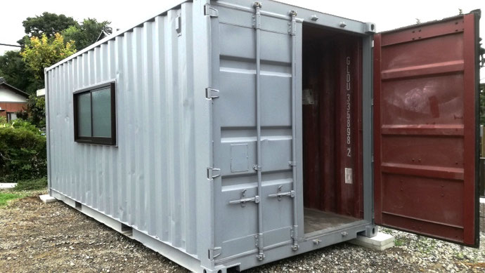 岐阜県羽島市 中古コンテナ20ftグレー塗装・窓付納品