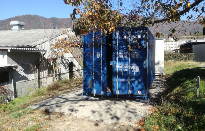 石川県河北郡 中古貨物コンテナ20ftシルバー塗装設置