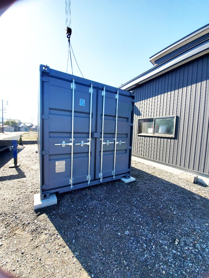 郡上市白鳥町 NEWVANコンテナ20ftグレー設置