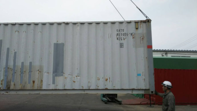 岐阜市柳津町 中古コンテナ20ftシャッター･窓付納品