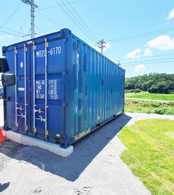 岐阜市福富 中古コンテナ20ft1800シャッター付設置
