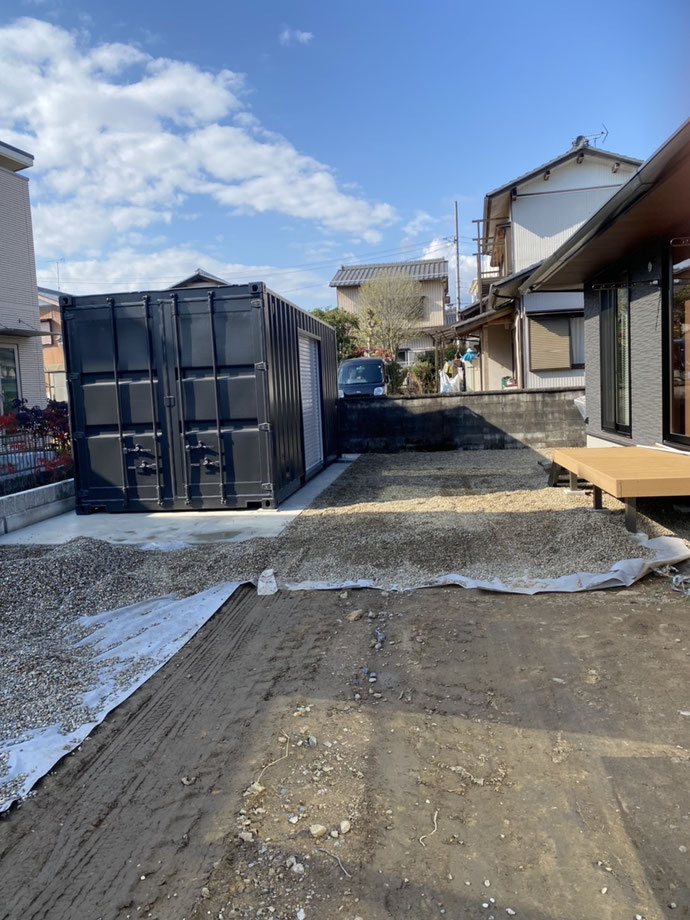 岐阜県山県市 中古コンテナ20ft2000シャッター付設置