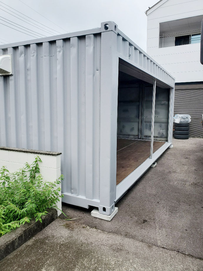 岐阜県各務原市 中古コンテナ20ftフルシャッター･換気扇付遮熱グレー塗装設置