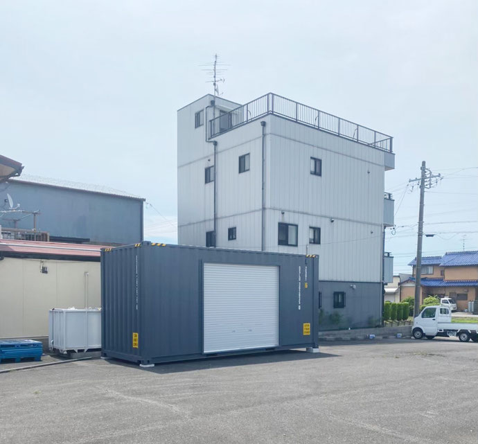 岐阜県瑞穂市 中古コンテナ20ftシャッター付納品