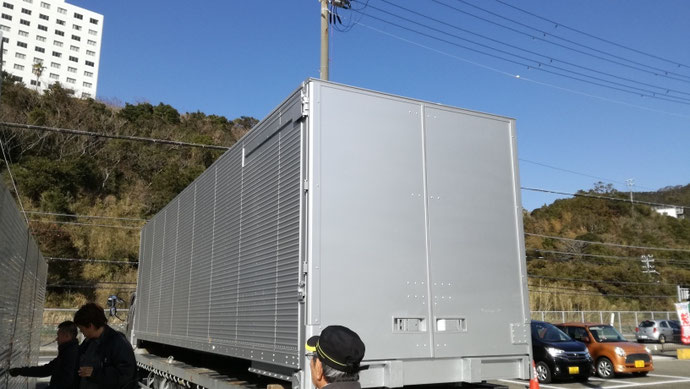 和歌山県東牟婁郡 中古大型アルミコンテナダブルゲート設置