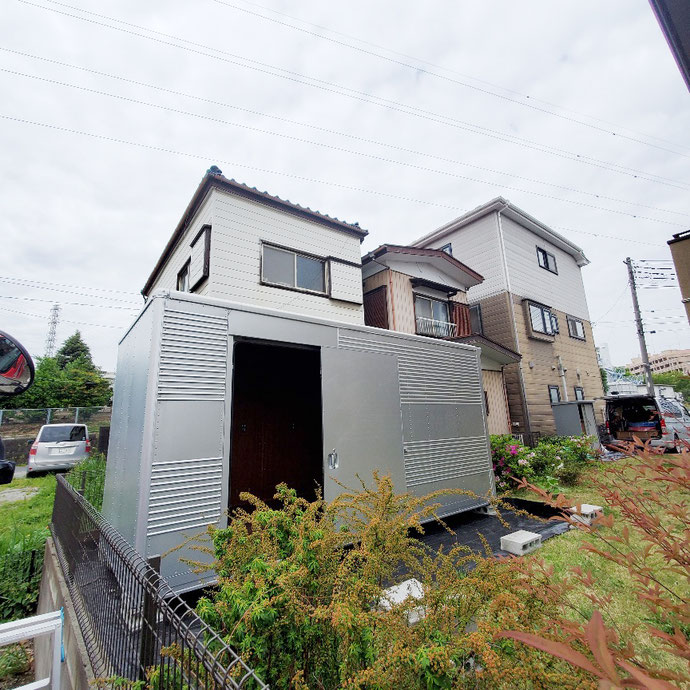 千葉県松戸市 中古2tアルミコンテナサイドドアシャッター付き設置