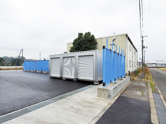千葉県袖ケ浦市 NEWVANコンテナ20ft 3シャッター改造シルバー塗装設置