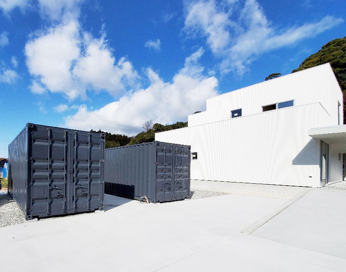 静岡県掛川市 中古コンテナ20ftグレー2本設置
