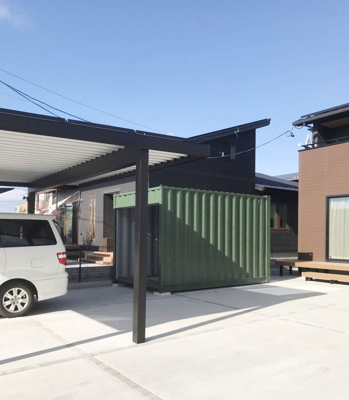 岐阜県瑞穂市 中古コンテナ13ftシャッター付納品