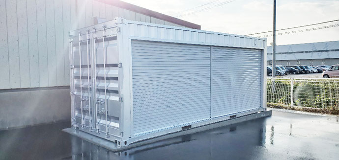 新潟県柏崎市 中古コンテナ20ftフルシャッター・シルバー塗装設置