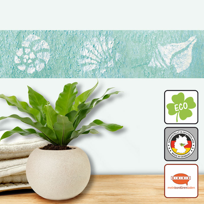 nachhaltige Vliesbordüre aus Recyclingpapieren mit Muschel-Motiven mit Rauhfasertapeten Optik in verschiedenen Farben