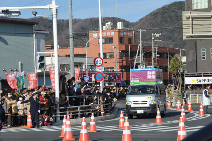 復路の先導広報車