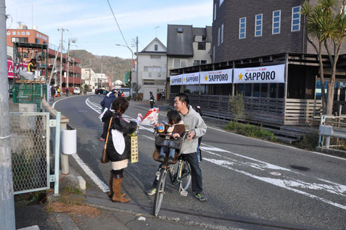 読売新聞社・報知新聞社の応援旗配布業務4