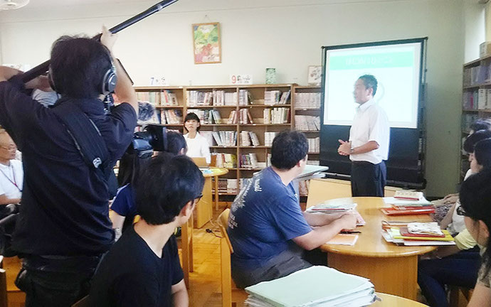 今奥校長のトップメッセージ(この日は取材が入っていました)