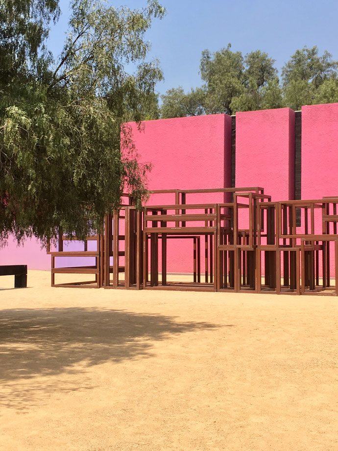 À l'occasion de la foire internationale d'art contemporain de Mexico qui a eu lieu en février, des grandes oeuvres ont été placées dans la cour de la Cuadra San Cristóbal