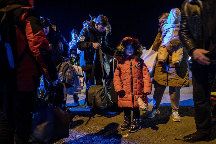 Испания облегчила нормы вылета в страну для беженцев из Украины