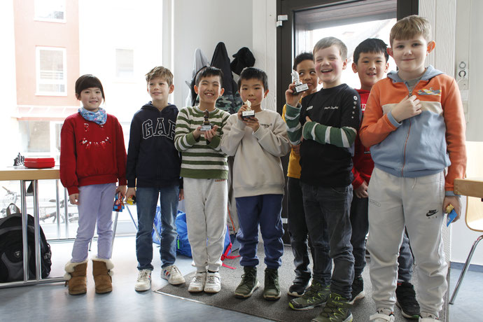 Thao Anh, Mateo, Dinh Anh, Shengmao, Elias, Aaron, Lukas und Leon.