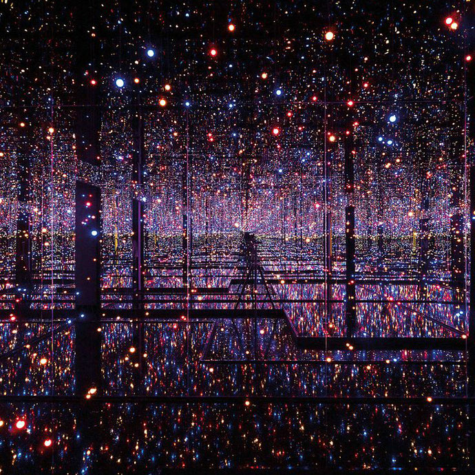 YAYOI KUSAMA, Infinity Mirror Room (the first one I've seen, online)