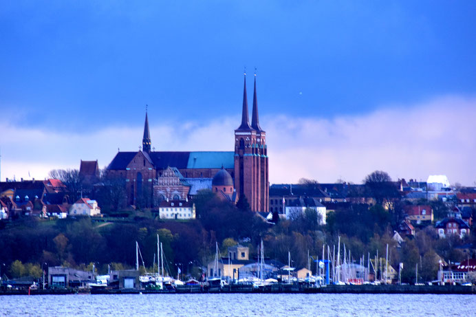 Blick hinüber zur berühmten Domkirche von Roskilde