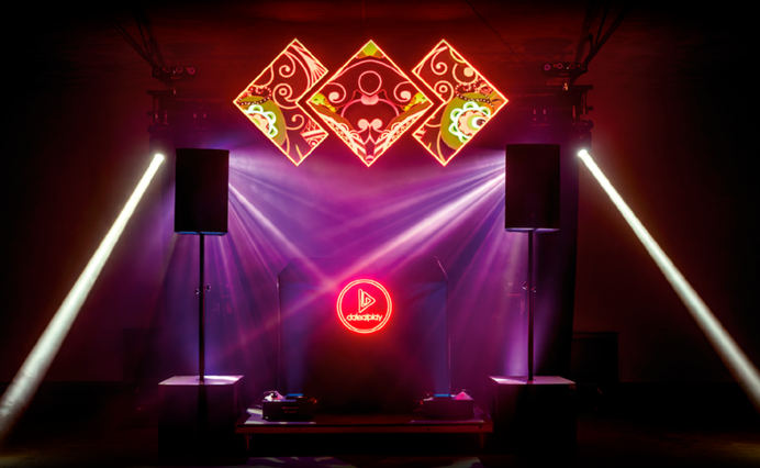 Montaje de luces, pantalla led y sonido para boda