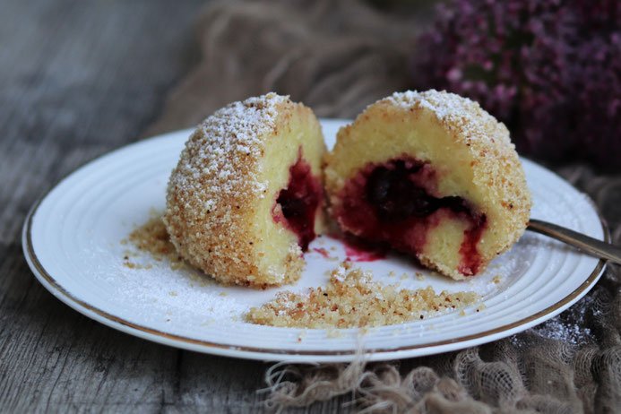 Fruchtknödel mit Brombeerfülle
