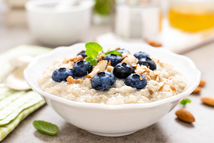Gesundes Frühstück aus der Schüssel