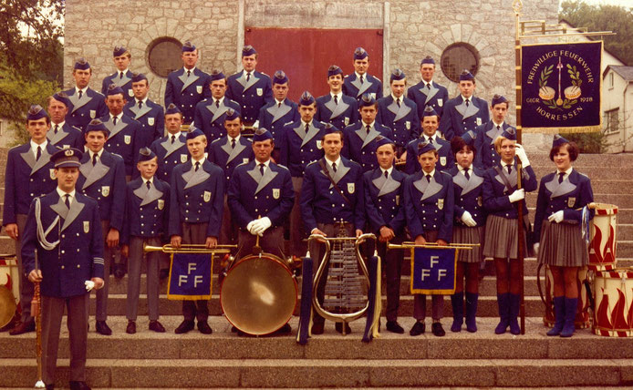 Die aktiven Mitglieder des Fanfarenzuges im Jahr 1966