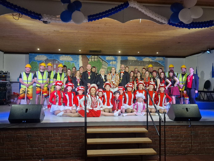Danceaholics, Männerballett,Garde, beide Mariechen und Prinzessin Melanie I.