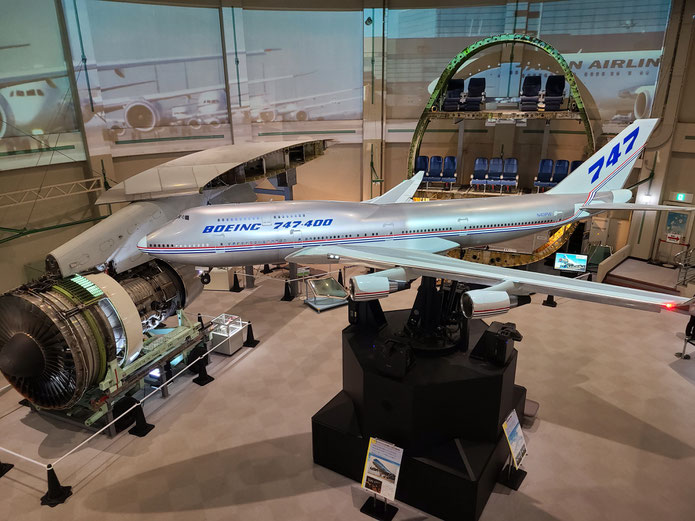 ▲飛行機の歴史や機構が分かりやすく解説されている