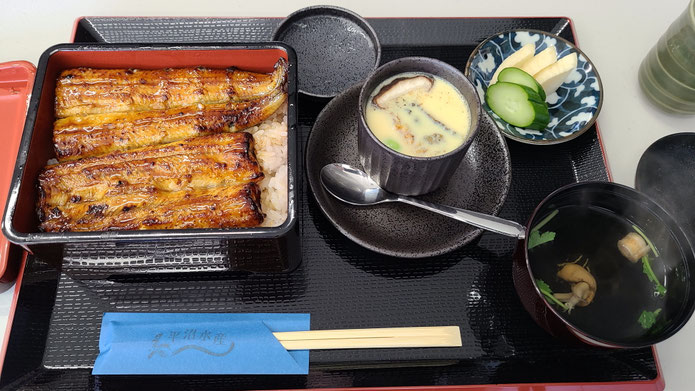 焼き色もきれいな鰻重