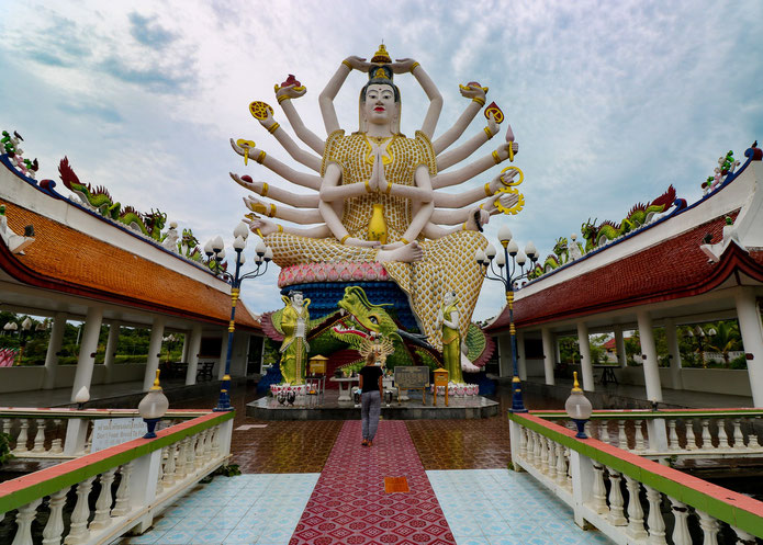 Wat Plai Laem