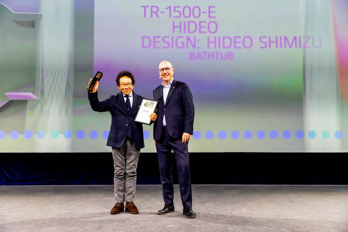 金賞授賞式 Designer HIDEO SHIMIZU Courtesy of German Design Council. | Photo: Team Lutz Strenstein