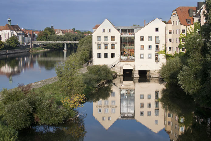 Sorat Insel-Hotel Regensburg, Außenansicht (C) Sorat Hotels 