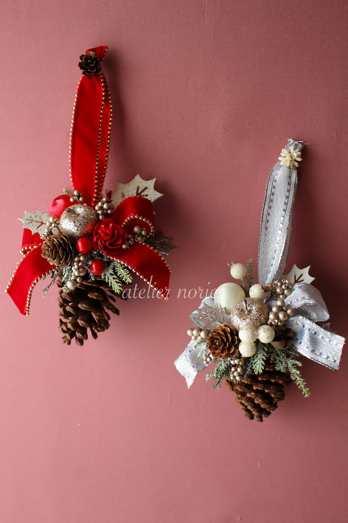 松ぼっくりのクリスマス飾り