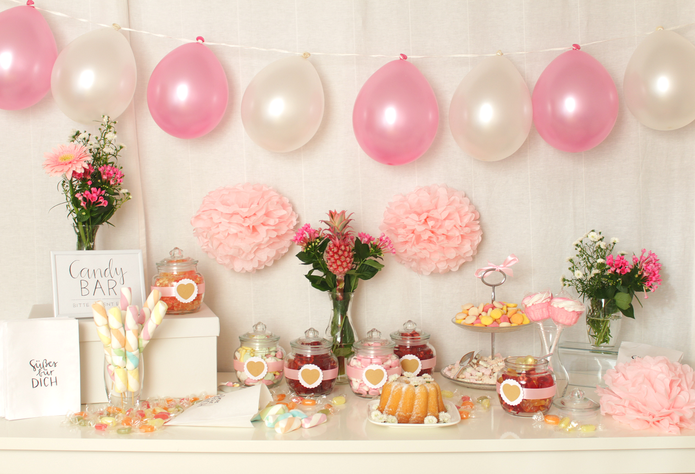 Candy Bar selber machen Tipps und Tricks Bonbongläser Etagere Süßigkeiten Candy Bar Set Geburtstag