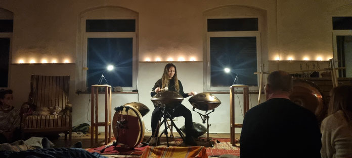 Handpan Artist . Multiinstrumentalist . Composer . Nadine Stanilewicz | Nada´s World 