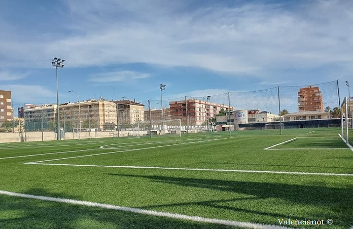 Campo de Fútbol  con césped artificial del parque de Marxalenes (Marchalenes).