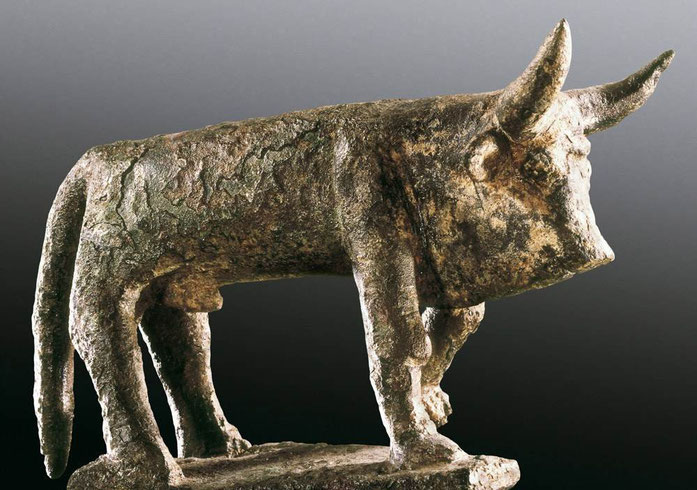 cette statuette du dieu taureau date de 1200 AV JC au moins, le culte du taureau est en place bien avant l'arrivé des celtes.