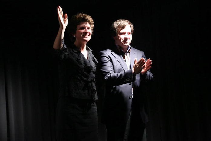 Foto: Youth and Culture Center - Zouk Mikael; Jens und ich winken und applaudieren dem Libanon und allen, die uns unterstützt haben, zu. Was für eine Reise!